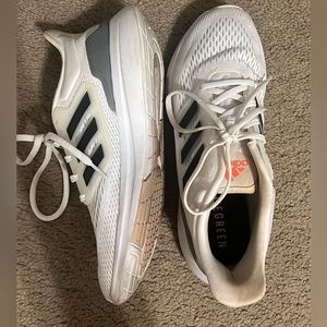 Adidas women’s tennis shoes